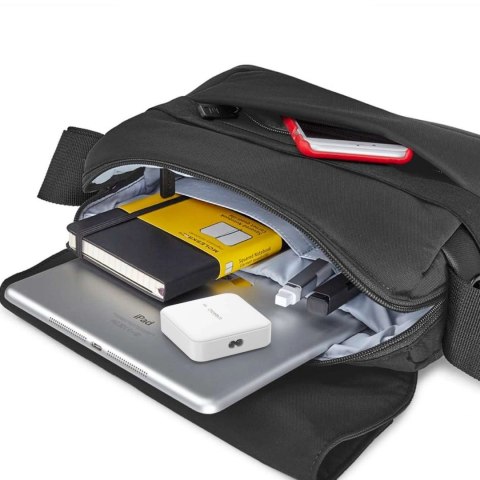 Szybka ładowarka sieciowa GaN Choetech PD8008 100W 2x USB-A / 2x USB-C - biała Szybka ładowarka sieciowa GaN Choetech PD8008 100W 2x USB-A / 2x USB-C - biała