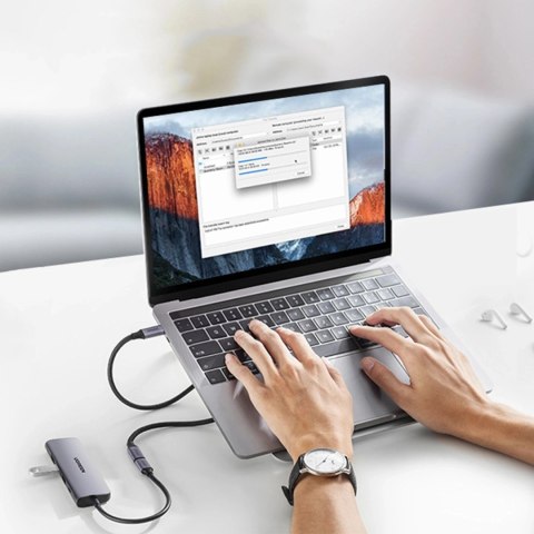 Kabel Ugreen US372 80810 USB-C - USB-C PD QC 100W 5A 10Gbps 0.5m - szary Kabel Ugreen US372 80810 USB-C - USB-C PD QC 100W 5A 10Gbps 0.5m - szary