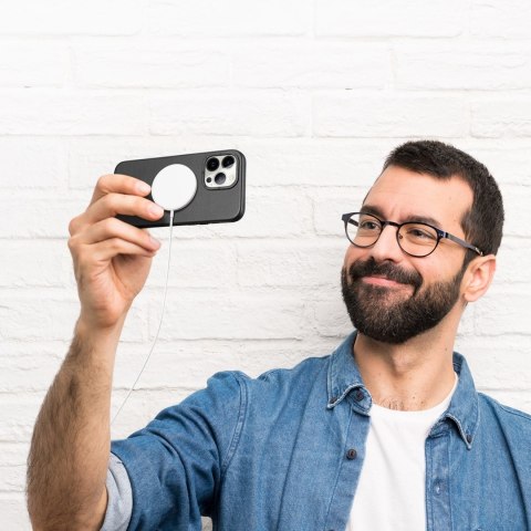 Dux Ducis Grit skórzane etui do iPhone 14 Pro elegancki pokrowiec ze sztucznej skóry (kompatybilne z MagSafe) czarny Dux Ducis Grit skórzane etui do iPhone 14 Pro elegancki pokrowiec ze sztucznej skóry (kompatybilne z MagSafe) czarny