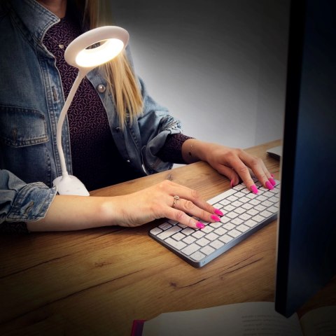 Bezprzewodowa lampka LED do czytania z klipsem + kabel micro USB biały Bezprzewodowa lampka LED do czytania z klipsem + kabel micro USB biały