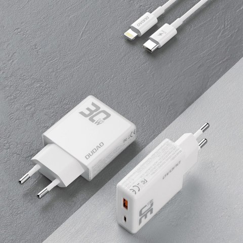 Ładowarka sieciowa GaN Dudao A30EUL 30W USB-A / USB-C + kabel USB-C - Lightning - biała Ładowarka sieciowa GaN Dudao A30EUL 30W USB-A / USB-C + kabel USB-C - Lightning - biała