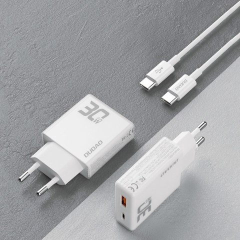 Ładowarka sieciowa GaN Dudao A30EUT 30W USB-A / USB-C + kabel USB-C - USB-C - biała Ładowarka sieciowa GaN Dudao A30EUT 30W USB-A / USB-C + kabel USB-C - USB-C - biała