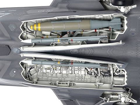 Model plastikowy Lockheed Martin F-35 Lightning II 1/48 Model plastikowy Lockheed Martin F-35 Lightning II 1/48