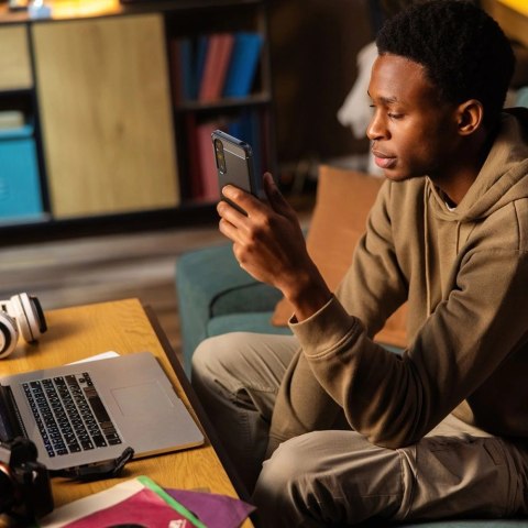 Etui Spigen Rugged Armor na Sony Xperia 1 VI - czarny mat Etui Spigen Rugged Armor na Sony Xperia 1 VI - czarny mat