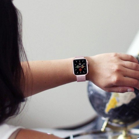 Pasek Tech-Protect MilaneseBand na Apple Watch 4 / 5 / 6 / 7 / 8 / 9 / SE / Ultra 1 / 2 (42/44/45/49 mm) - srebrny Pasek Tech-Protect MilaneseBand na Apple Watch 4 / 5 / 6 / 7 / 8 / 9 / SE / Ultra 1 / 2 (42/44/45/49 mm) - srebrny