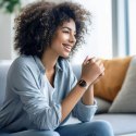 Smartwatch Hama 8900 GPS AMOLED 1.32" z beżowym paskiem silikonowym - złoty