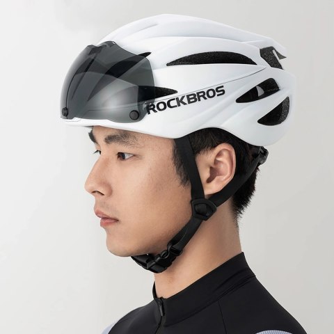 Kask rowerowy Rockbros z szybką, odpinane okulary z ochroną UV, unisex, błyszczący - biały Kask rowerowy Rockbros z szybką, odpinane okulary z ochroną UV, unisex, błyszczący - biały