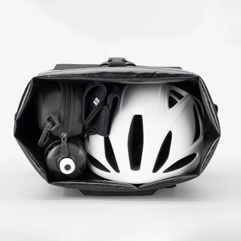 Sakwa rowerowa Rockbros z funkcją plecaka, wodoodporna, z zaczepem na kask 18l - czarna Sakwa rowerowa Rockbros z funkcją plecaka, wodoodporna, z zaczepem na kask 18l - czarna