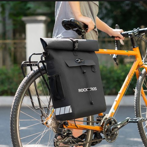 Sakwa rowerowa Rockbros z funkcją plecaka, wodoodporna, z zaczepem na kask 18l - czarna Sakwa rowerowa Rockbros z funkcją plecaka, wodoodporna, z zaczepem na kask 18l - czarna