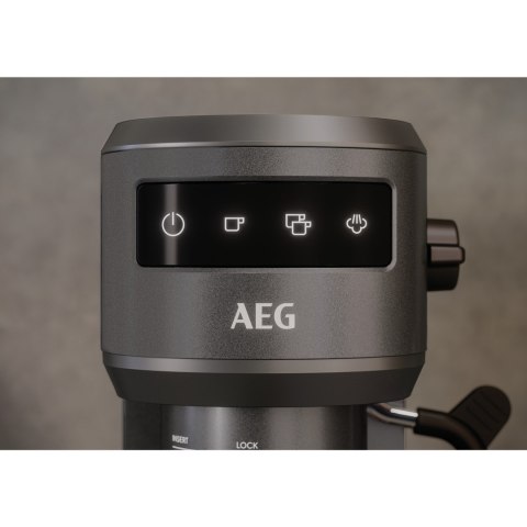 Ekspres przelewowy EC6-1-6BST AEG Ekspres przelewowy EC6-1-6BST AEG