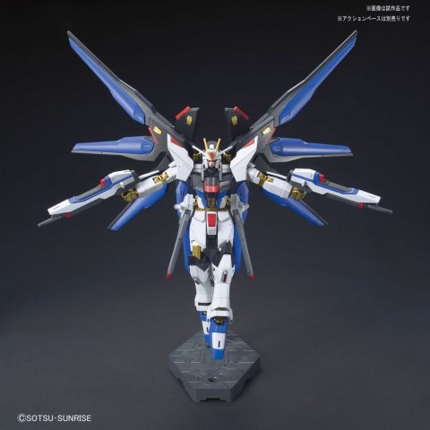 Figurka kolekcjonerska Bandai HGCE 1/144 ZGMF-X20A STRIKE FREEDOM GUNDAM Figurka kolekcjonerska Bandai HGCE 1/144 ZGMF-X20A STRIKE FREEDOM GUNDAM