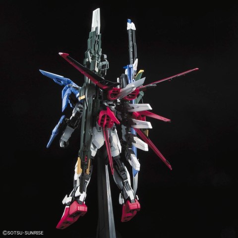 Figurka kolekcjonerska Bandai PG 1/60 PERFECT STRIKE GUNDAM Figurka kolekcjonerska Bandai PG 1/60 PERFECT STRIKE GUNDAM