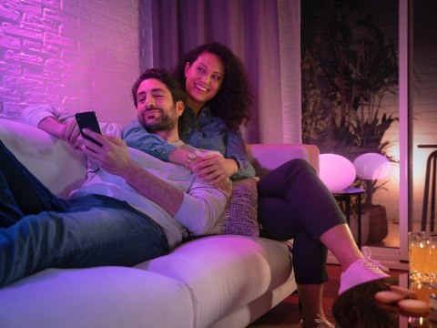 Philips Hue White and color ambiance GU10 Inteligentne oświetlenie punktowe 4,2 W Philips Hue White and color ambiance GU10 Inteligentne oświetlenie punktowe 4,2 W